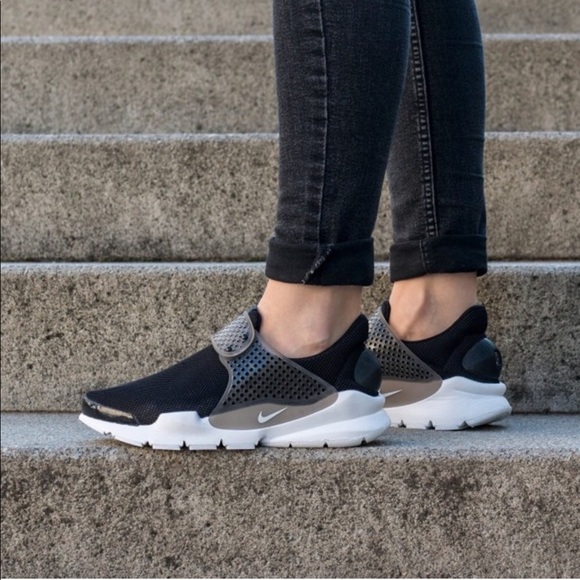 nike sock dart br